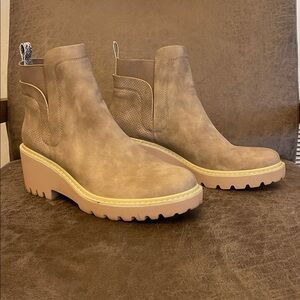 Chelsea Boots